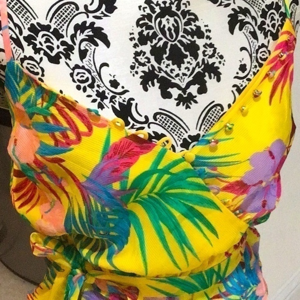 GUESS, yellow blouse, size XS - Picture 4 of 7